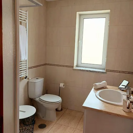 With Stunning Lagoon Views וילה *
