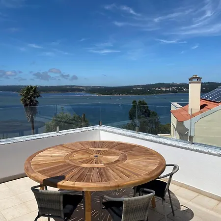 With Stunning Lagoon Views Nadadouro