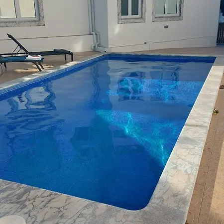 With Stunning Lagoon Views וילה