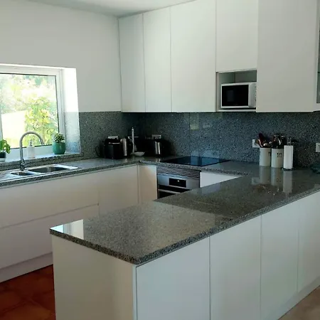 With Stunning Lagoon Views וילה *